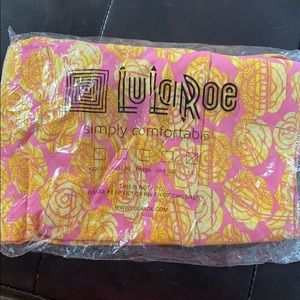Brand new lularoe leggings super soft and cute.